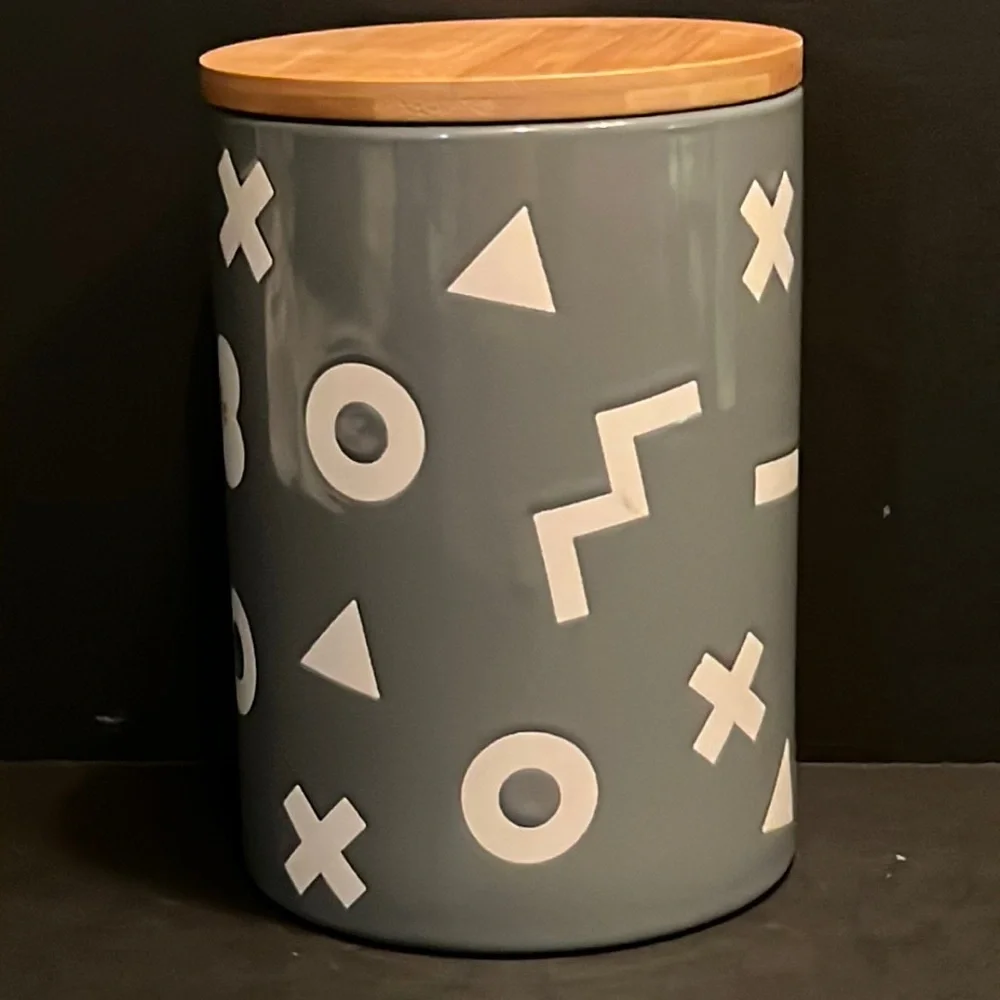 “good doggie” ceramic dog biscuit jar with bamboo lid-NWOT